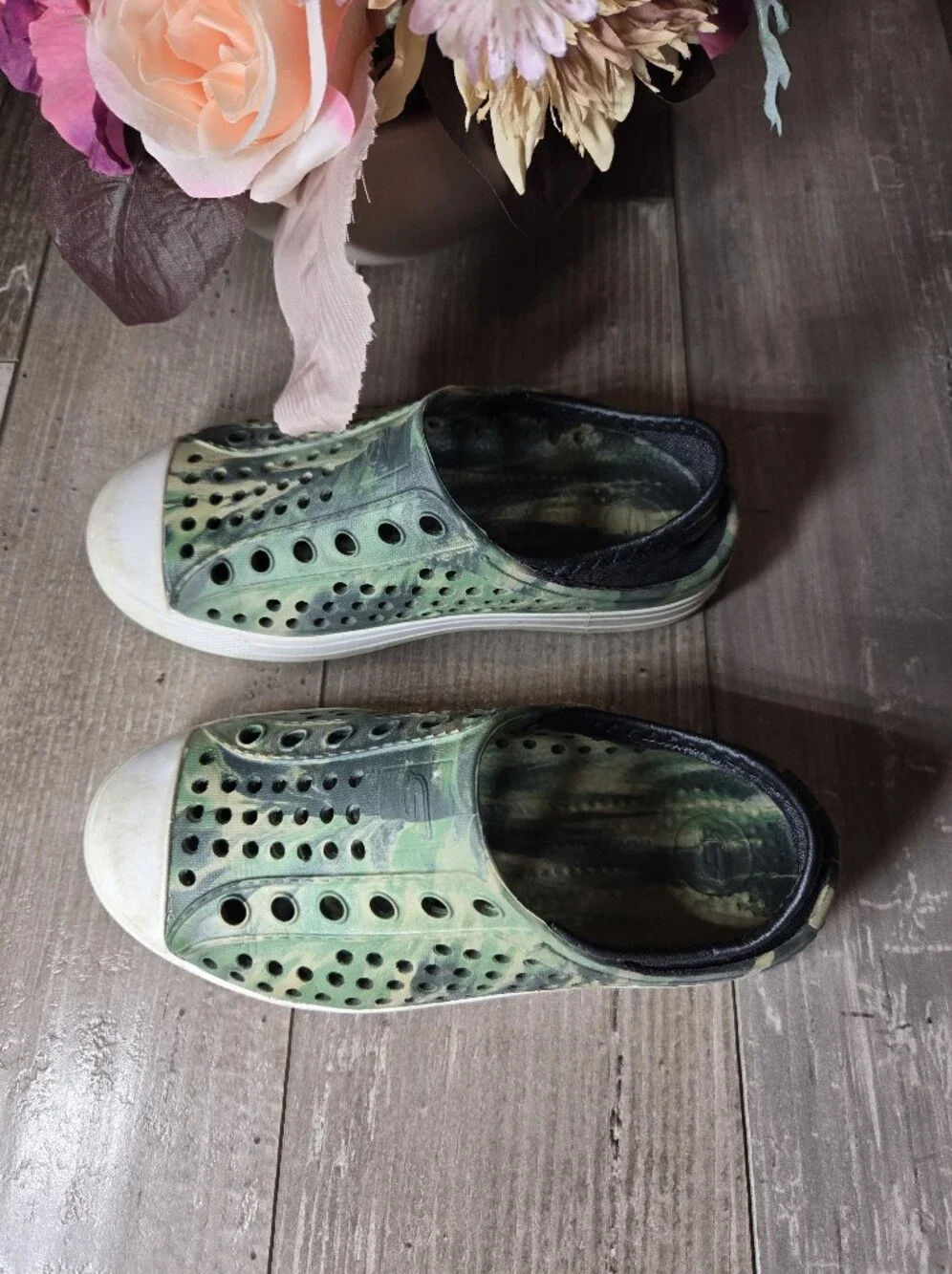 Skechers Boys Size 12 Green Camo Slip‑On Sneakers